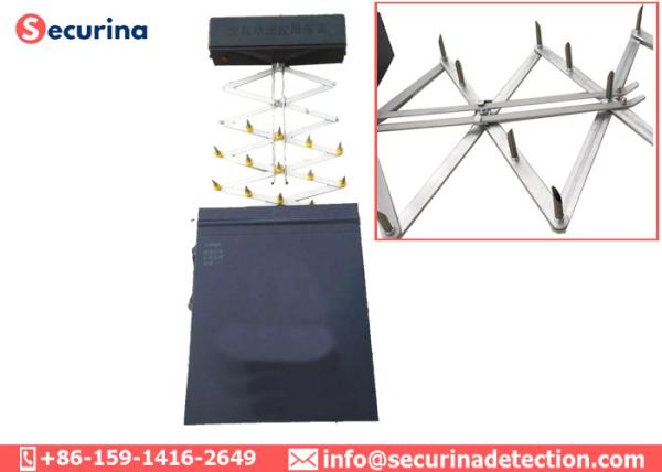 Retractable Spike Strips Tire Shredders , 7m Portable Speed Bumps For Police /
