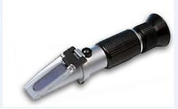 Quality Compact Portable Brix Measurement , Optical Refractometer Lightweight for sale