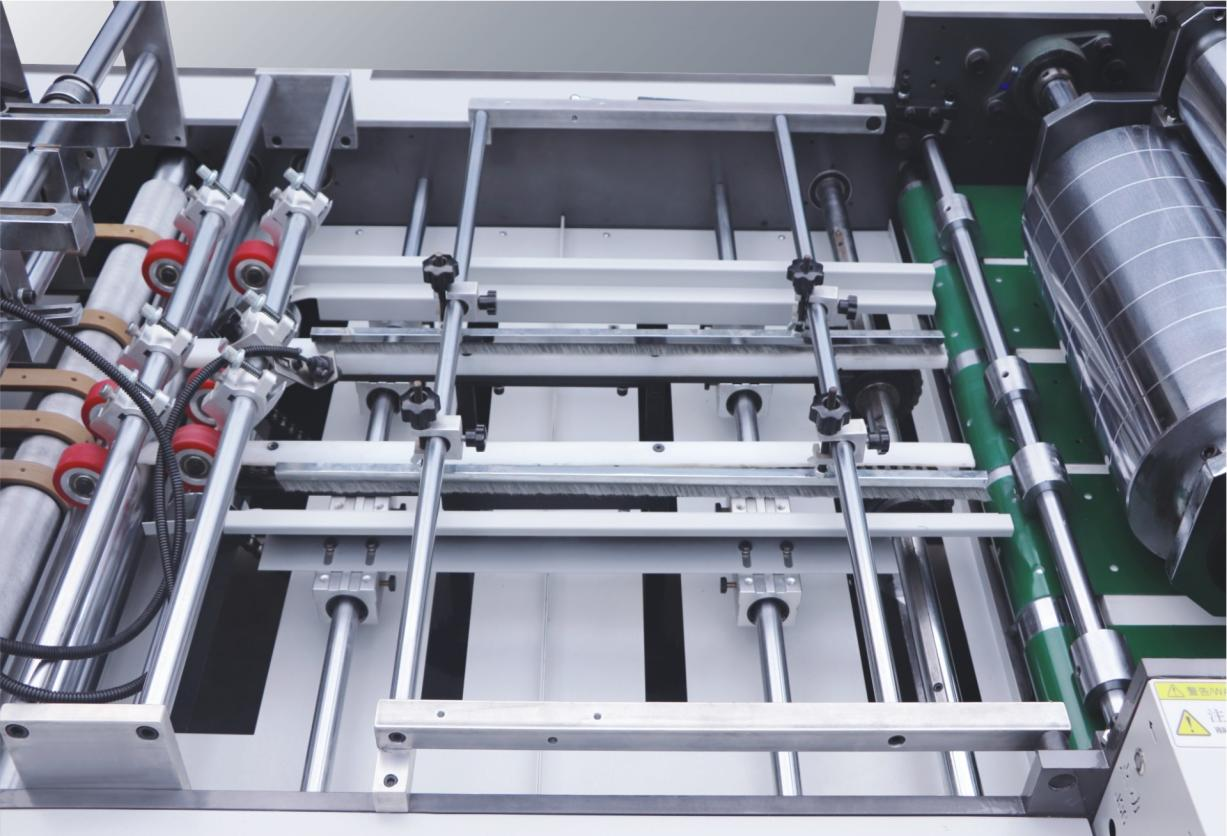 Servo Motor Driven Flat Type Vacuum Packing Machine