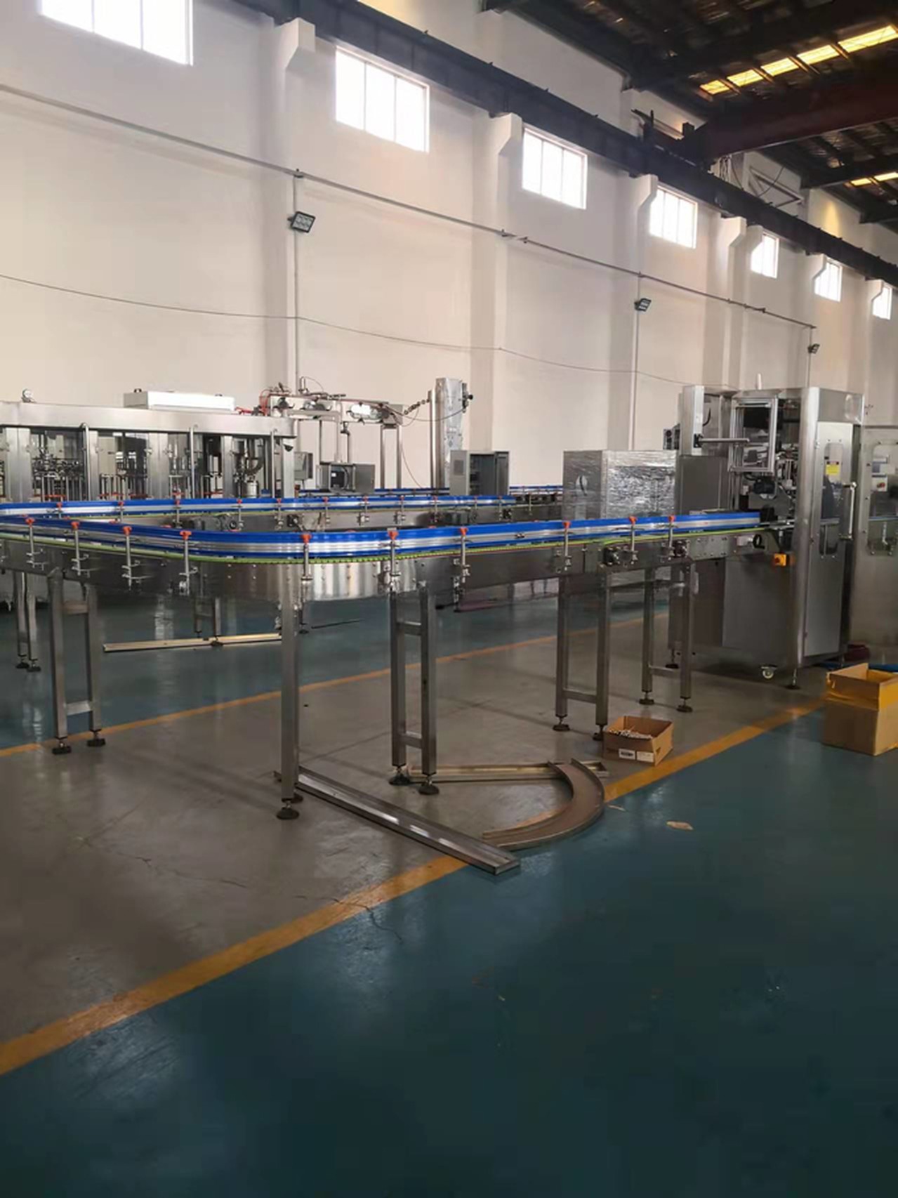 Customized Belt Conveyor for Water Production Line in Juice Processing Plant Designed