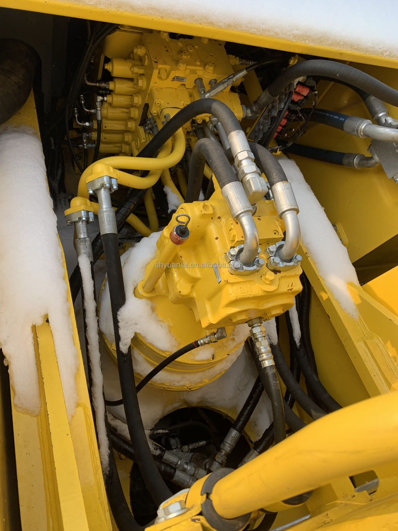 Komatsu PC200 Excavator with Fuel-Saving System and hydraulic System