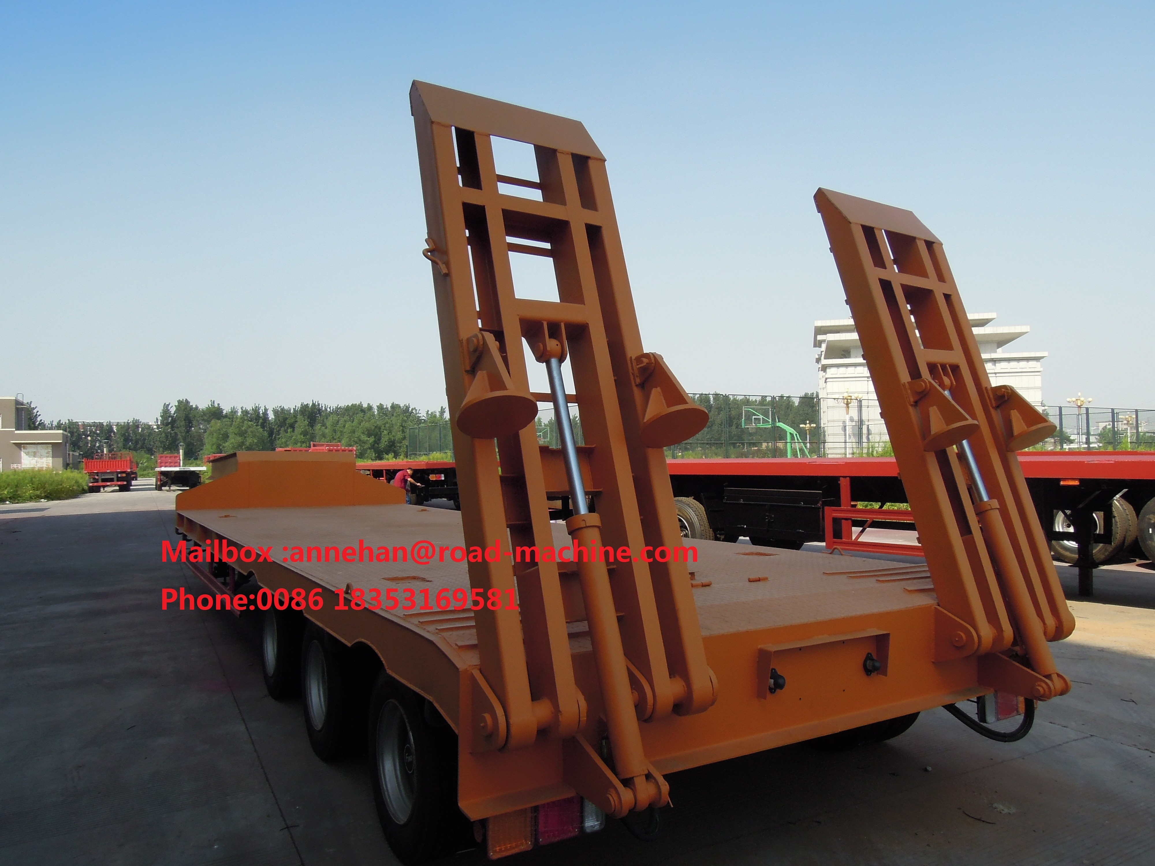 12M Length 3 Axles Lowboy Gooseneck Trailers With 2 / 3 Inch Bolted Type Kingpin