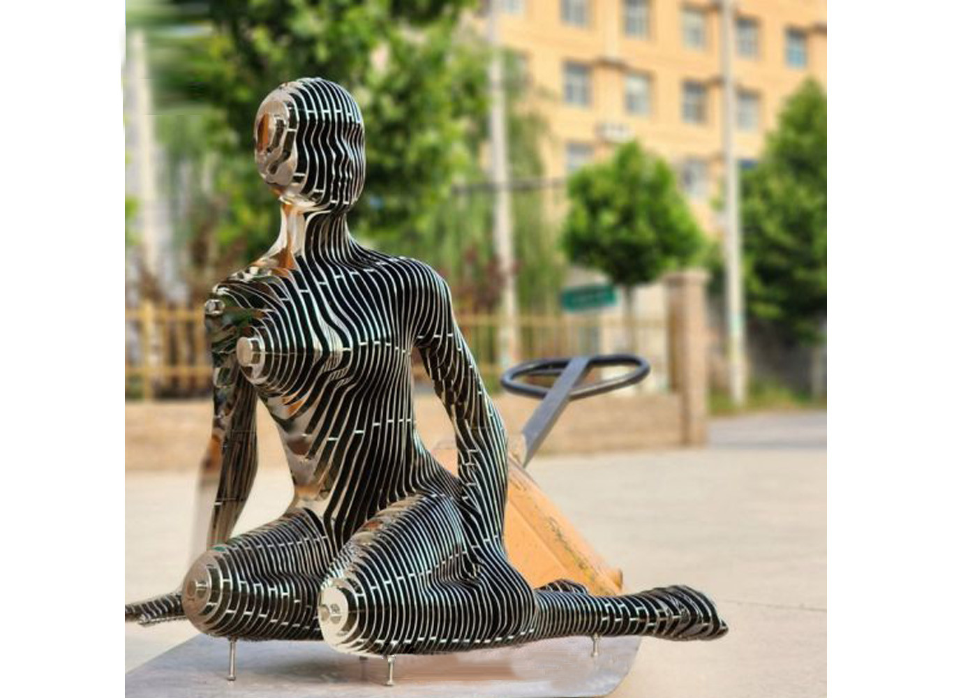 Modern Outdoor Decorative Stainless Steel Wire Woman Sculpture
