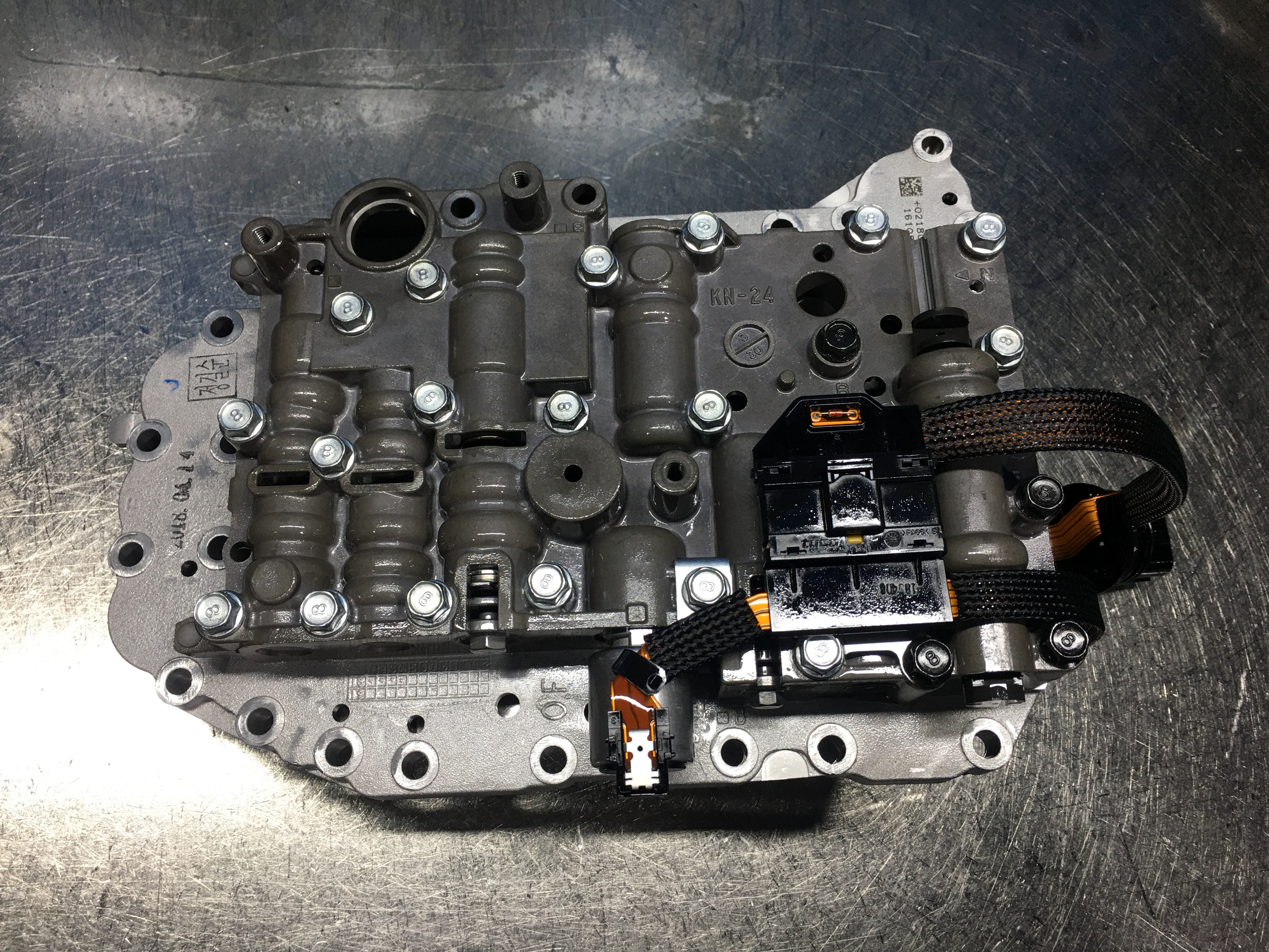 K2500 A4CF1 Transmission Valve Body OEM NO 4621023000 4621023020 for Hyundai Kia Parts