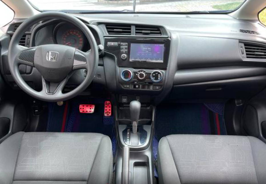 Used Small Gasoline Sedan Vehicle 1.5L CVT Max Pro 188km/h Speed 5 Doors Hatchback Oil Petrol Car for Honda Fit