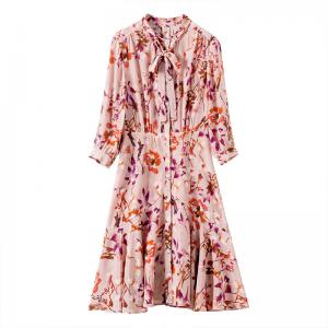 China Pleated Flower Mulberry Silk Pajamas , OEM A Line Plus Size Silk Nightie on sale