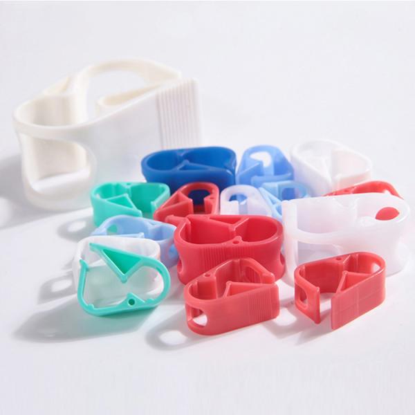 Medical Disposable Plastic Slide Clamp IV Tubing Slide Clamp For Pipe Drainage