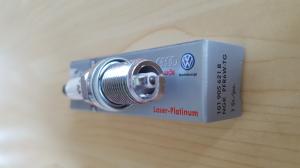 Wholesale Auto Spark Plug for VW NGK OEM 101905621B from china suppliers