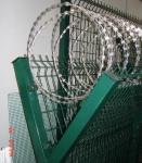 5.0mm Hot Dipped Galvanized Airport Security Fencing Razor Barbed Wire Anti