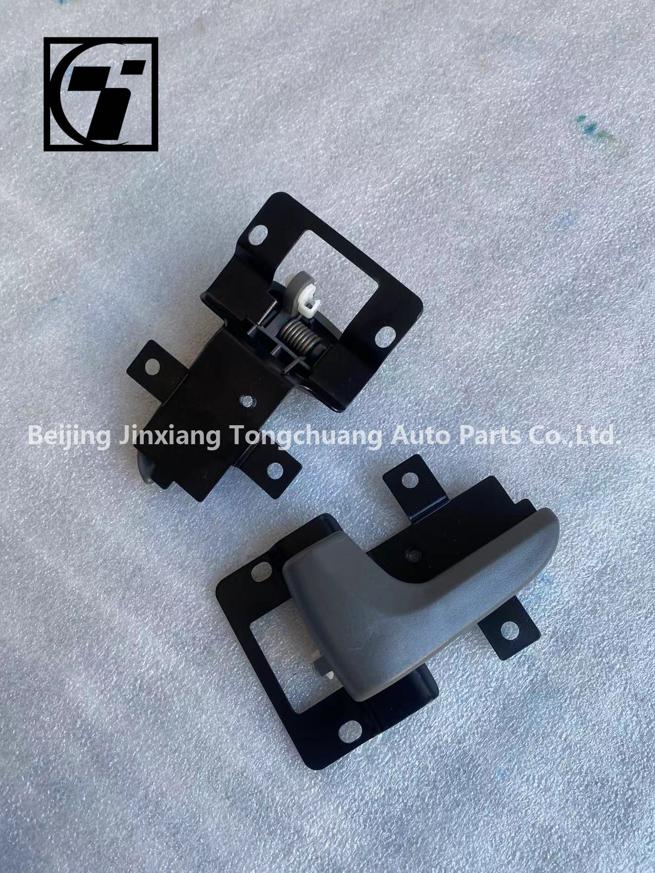 Truck Door Handle Model 610516130 610526130 OEM Standard Size for Replace/Repair Needs