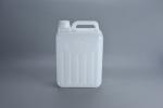 5L Extrusion Blow Moulded Plastic Jerry Can White Color And 2mm Wall Thickness