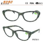 Fashionable reading glasses,made of plastic frame,suitable for men and women
