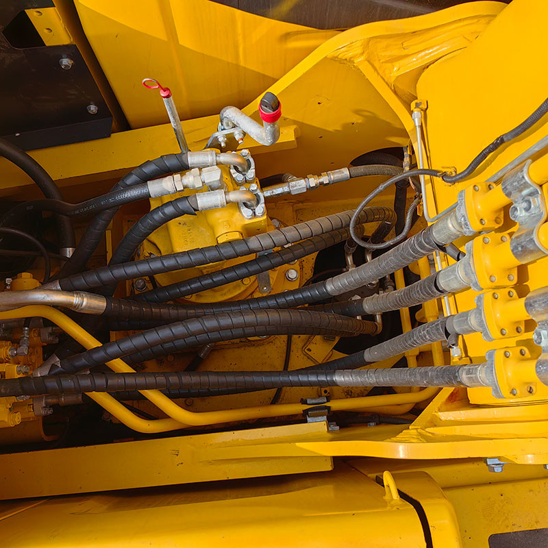 Used Komatsu PC240-8 Excavator 125kw Rated Power Advanced SAA6D107E-1 Engine High Efficiency