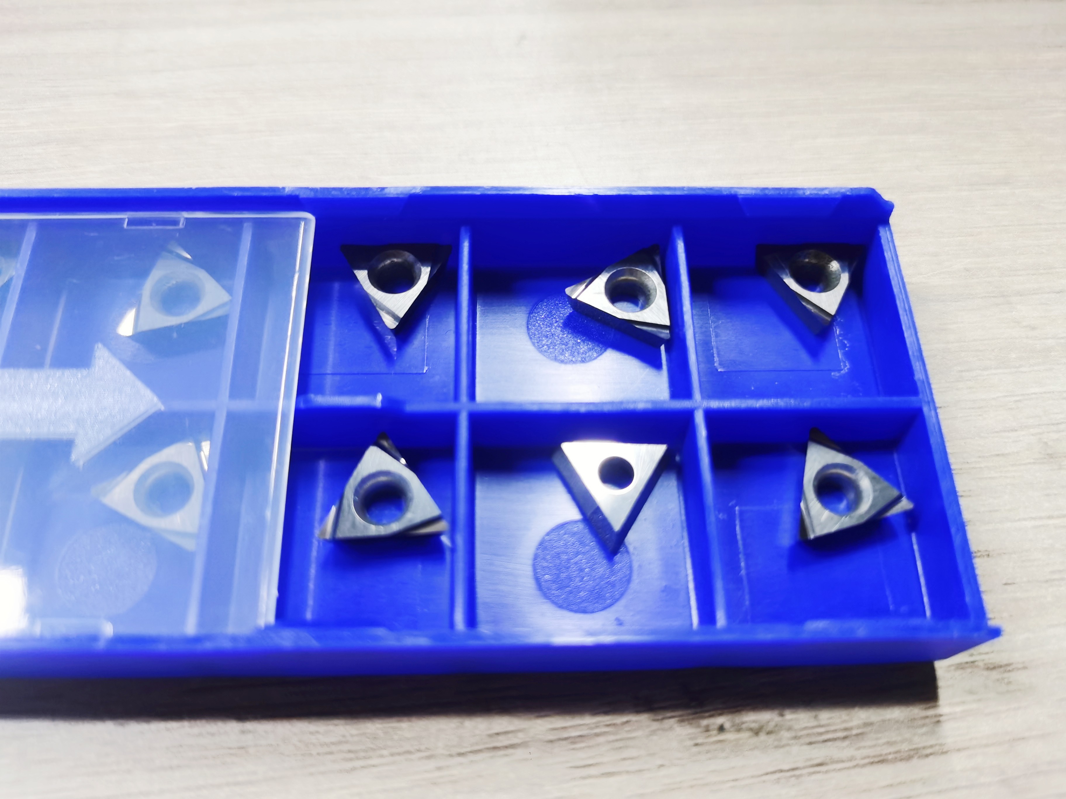 Carbide Milling Inserts TPGX 090204L Equivalent To Mitsubishi Insert