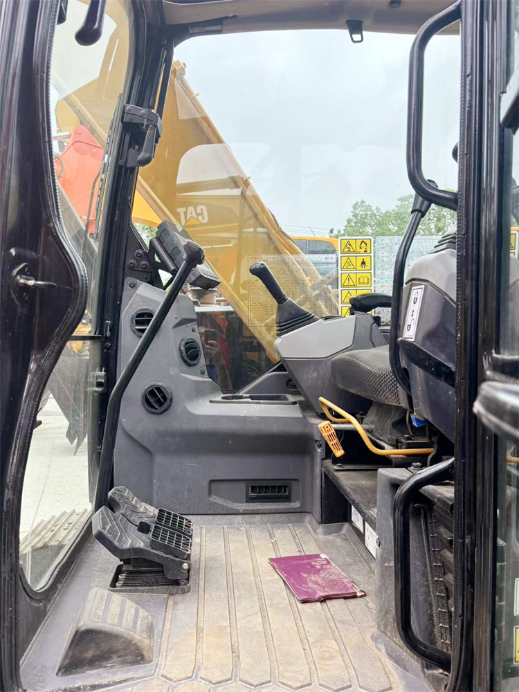 Good Condition Mini Caterpillar Used Cat 307.5 Excavator in Shanghai 1000 Working Hours 8000 KG
