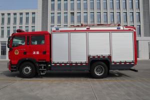 China 6 Persons Foam Fire Engine Fire Equipment Truck 8800 X 2540 X 3700MM on sale