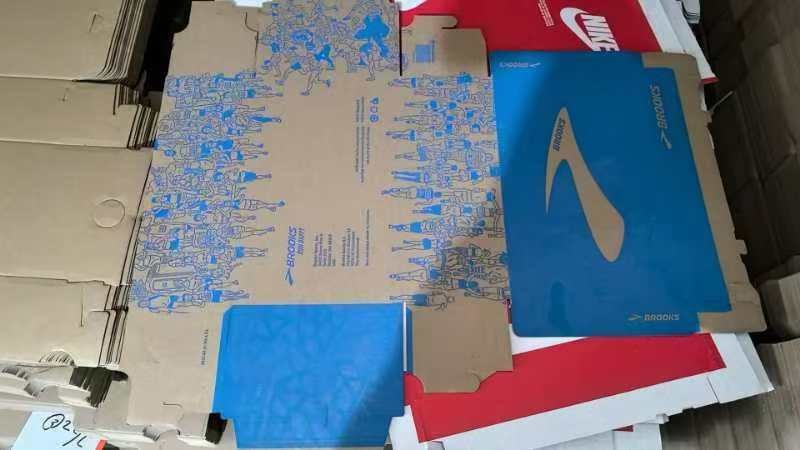Spot Corrugated Cardboard Shoes Packaging Box for Brooks Blue