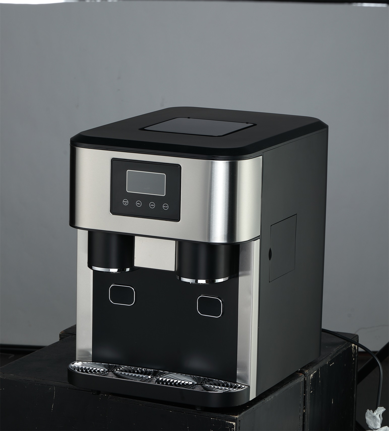 Ice Cube Maker Electric Stainless Steel 18kg Small Countertop Portable Ice Block Machine for Commercial Home