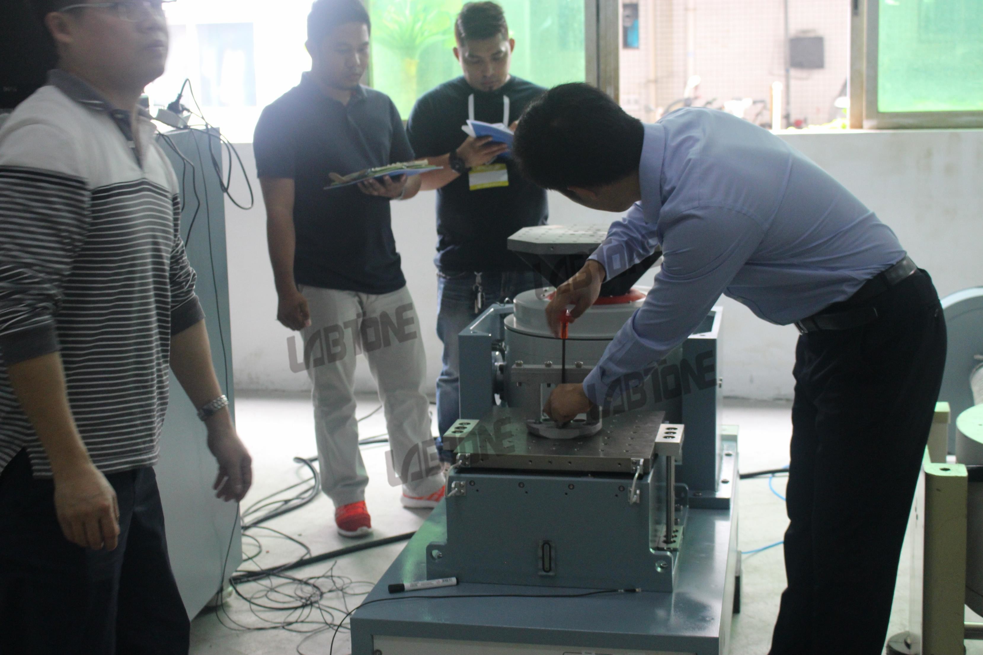 CE Certificated Vibration Test System for Vibration Testing Standards Electronics