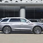 Chinese Electric Vehicle New Energy Electric Motors Car Automobile Hongqi Ehs9