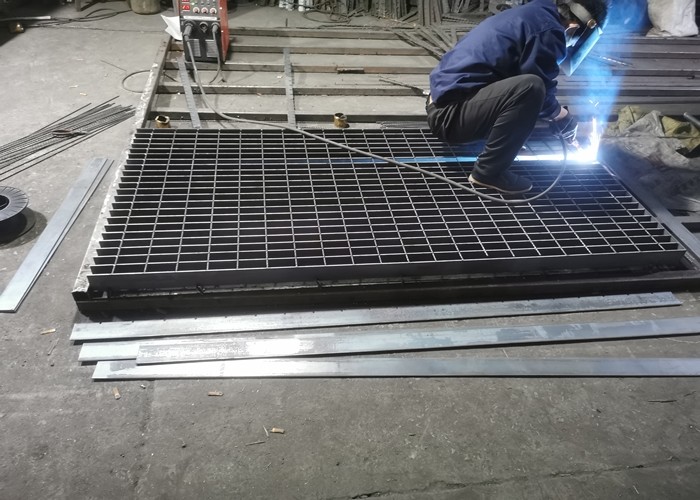Hot Dip Galvanized Mild Steel Grating Platform Explosion Proof