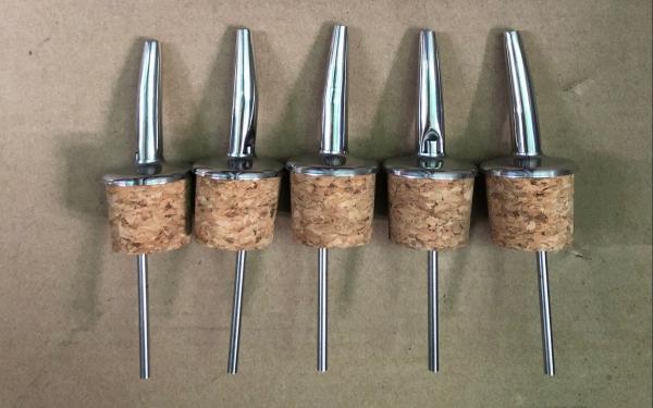 Wholesale Price 304 Stainless Steel Pourer Spout with Cork Stopper for 27.5mm