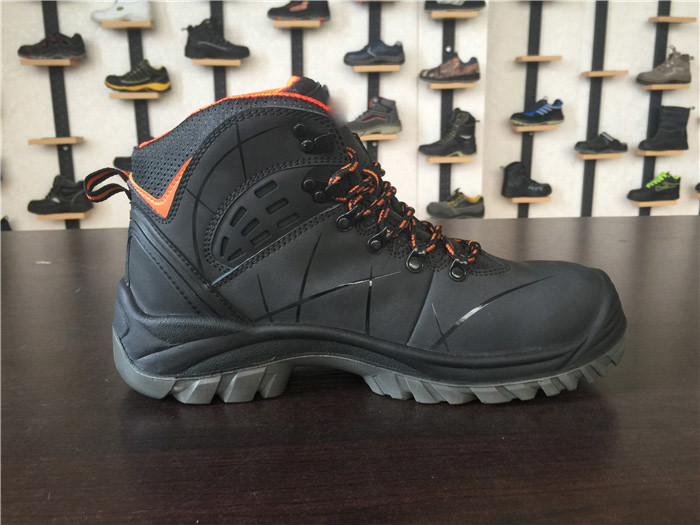 Hard Wearing Men Work Boots Wave Mesh Lining Anti Skid Odour Resistant