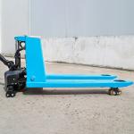 3-6 Feet Electric Pallet Jack Forklift 2500-3000 Lbs Load Capacity 24-36 Volts