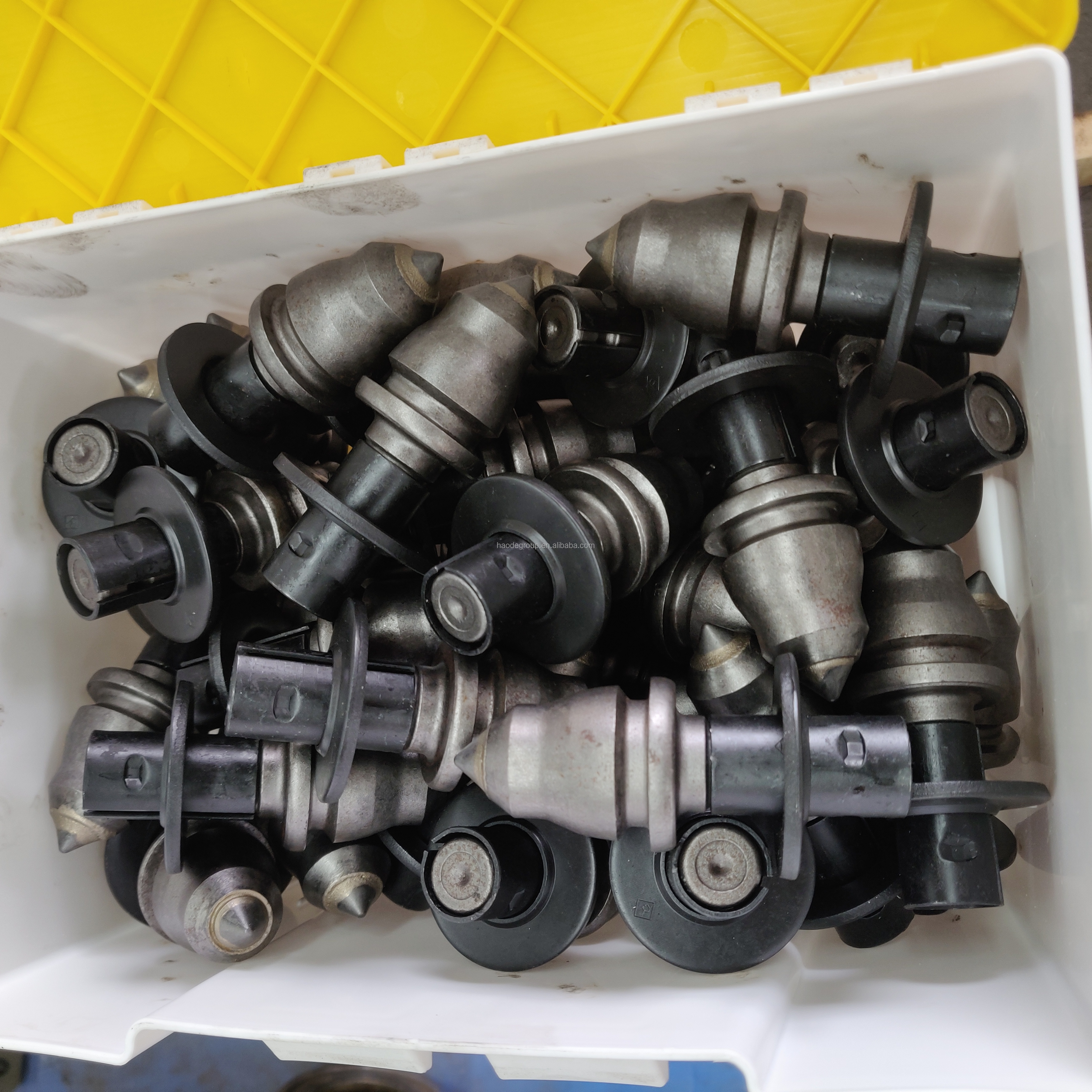 Imported Engine Pavement Cold Milling Bits for Road Milling Machines Cutter Teeth Picks